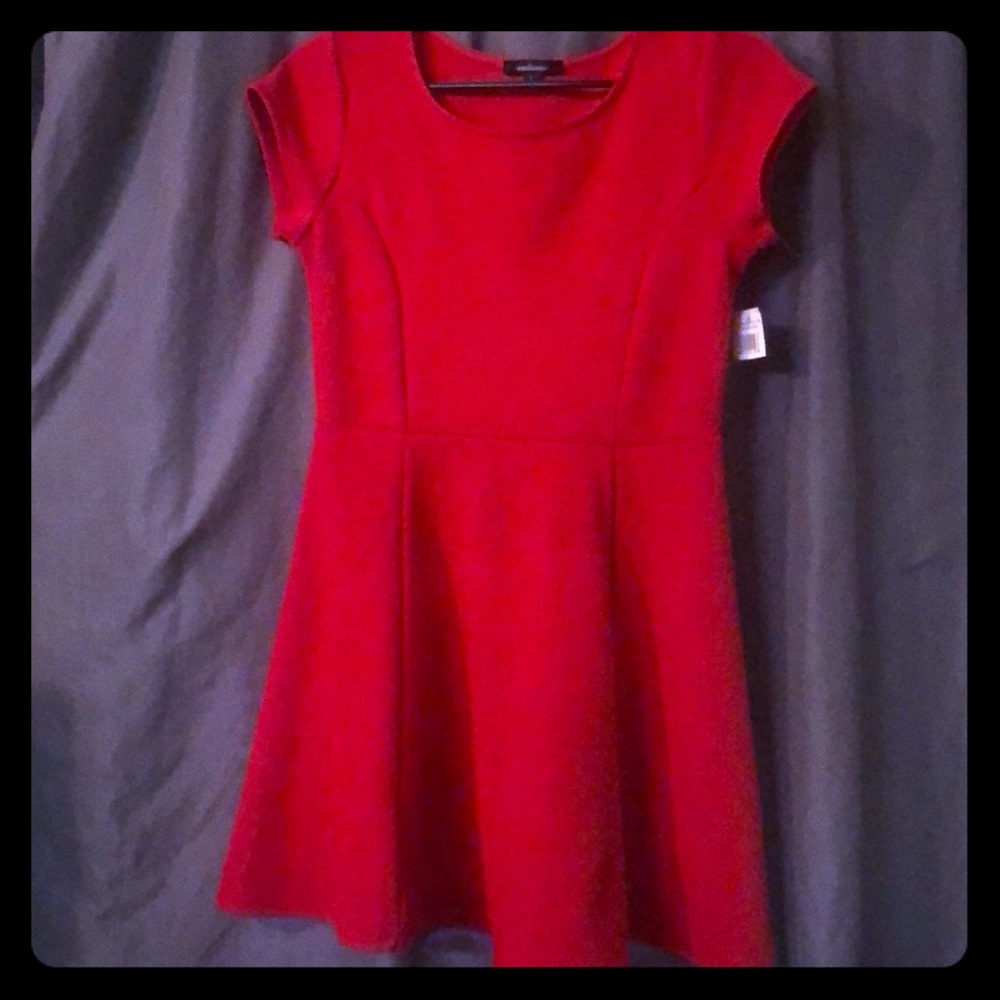 Red dress with short sleeves